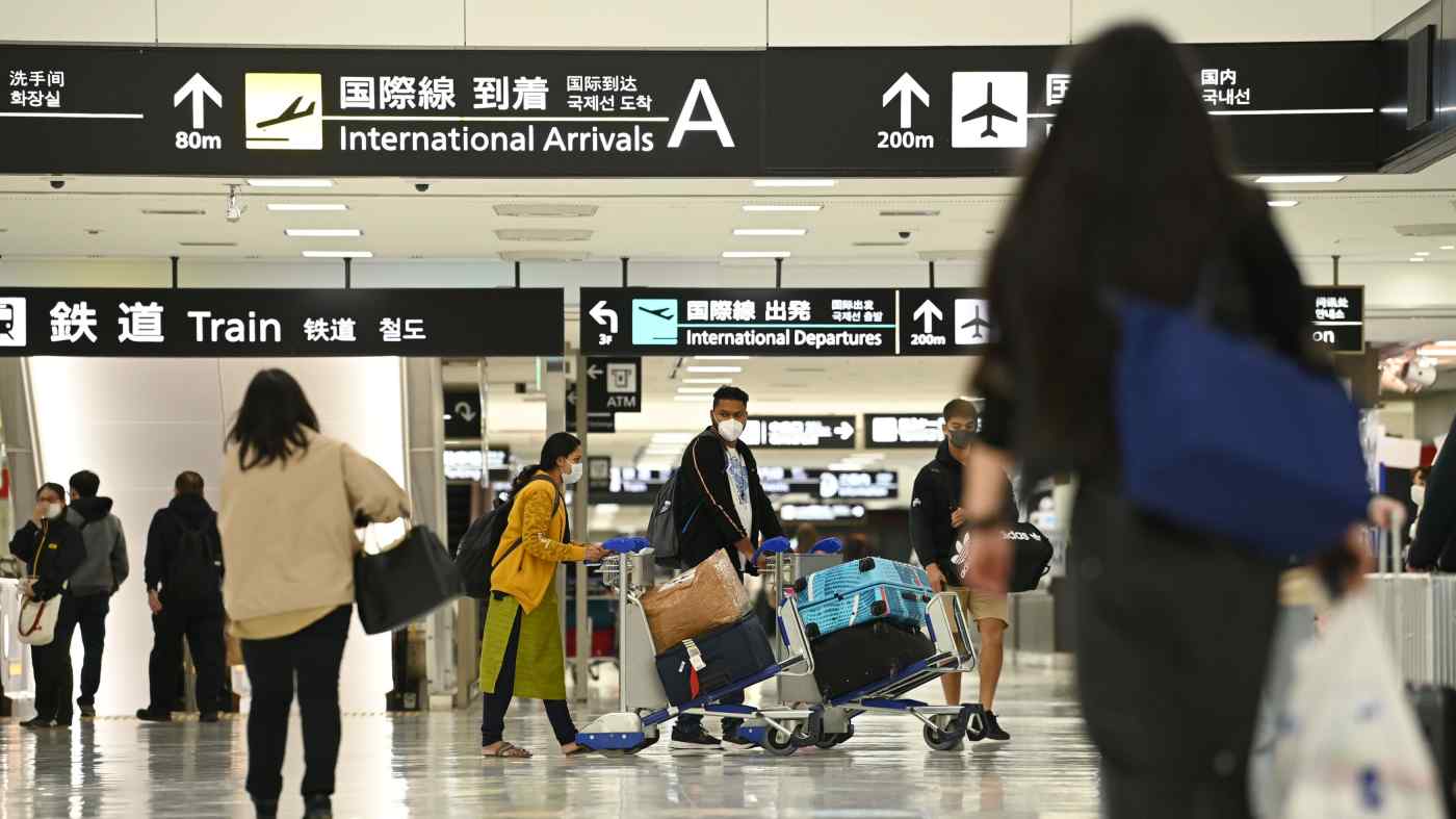 Japan to suspend entry of overseas travelers due to omicron